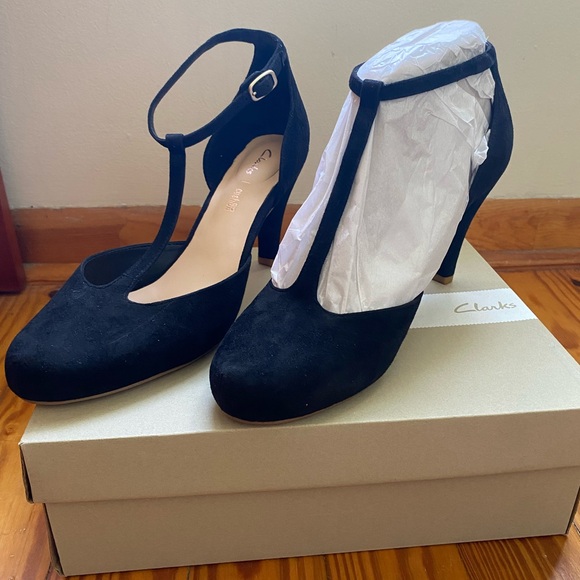 NWT Clarks Dalia Tulip Black Suede Heel Size 9.5 - Picture 7 of 7